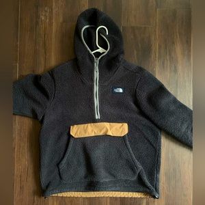 North Face Campshire Sherpa Half Zip Pullover